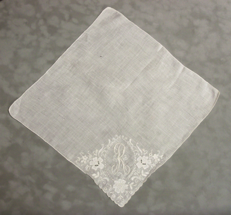 13 X 13 WHITE LINEN
EYELET, APPLIQUE, SCALLOPS
MOMOGRAMMED " R "
$5.00 13 X 13 WHITE LINEN
EYELET, APPLIQUE, SCALLOPS
MOMOGRAMMED " R "
$5.00